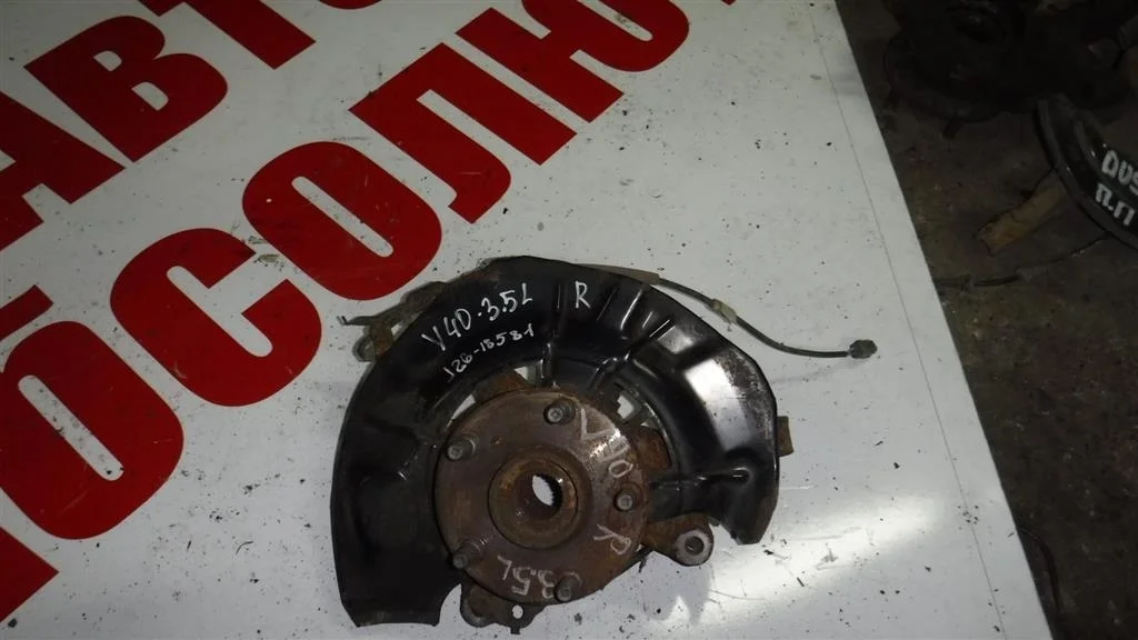 Кулак поворотный передний правый Toyota Camry XV40 (2006—2009)