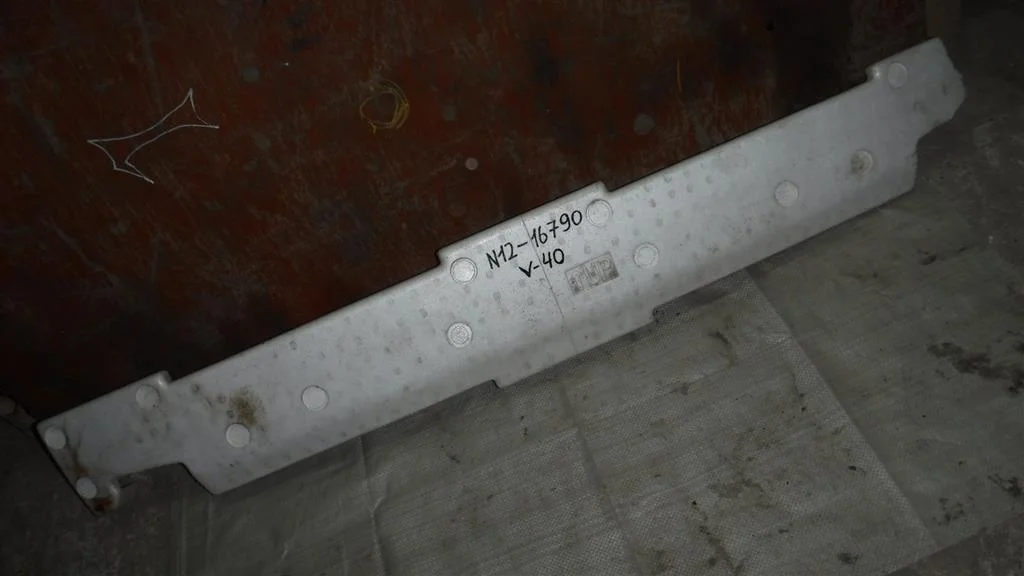 Наполнитель заднего бампера Toyota Camry XV40 (2006—2009)