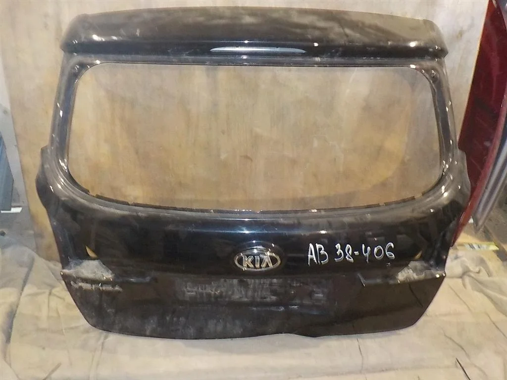Дверь багажника KIA Venga I (2009—2014)
