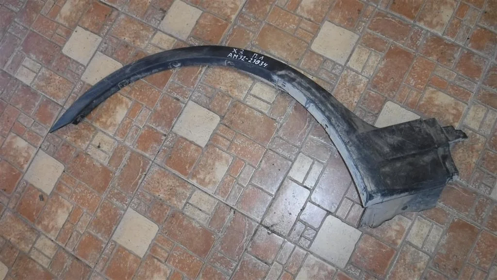 Накладка переднего крыла левого BMW X3 E83 (2003—2006)