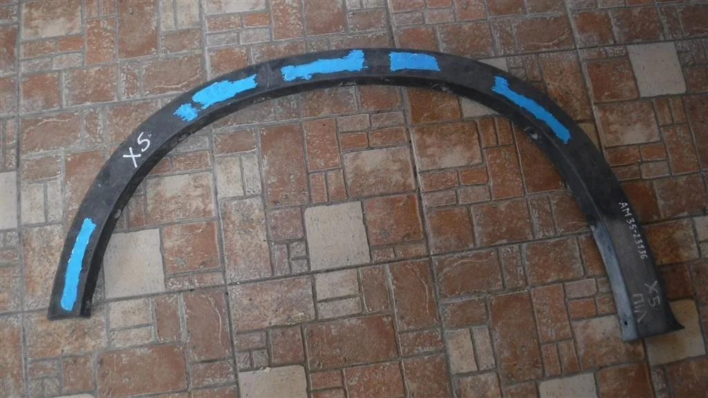 Накладка переднего крыла левого BMW X5 E70 (2006—2010)