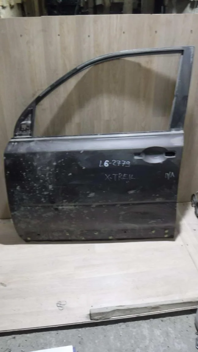 Дверь передняя левая Nissan X-Trail II (2007—2011)