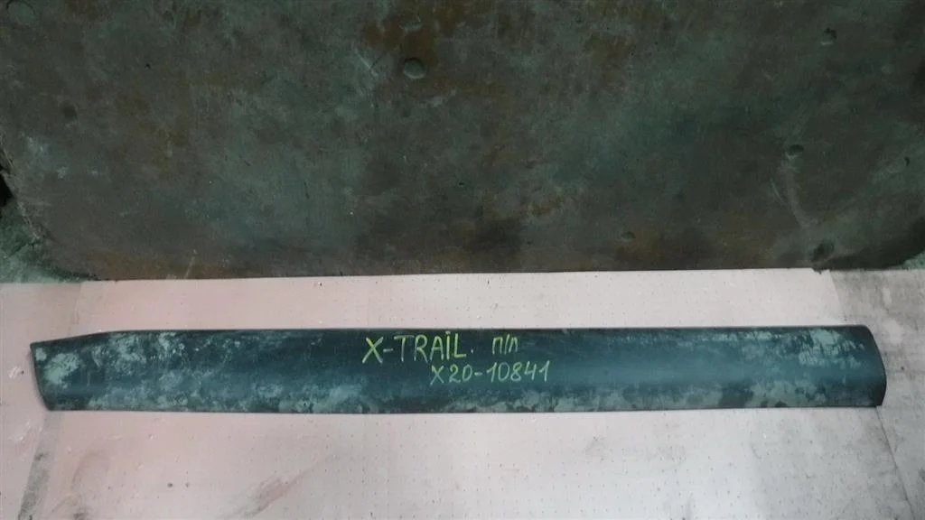 Молдинг передней левой двери Nissan X-Trail II (2007—2011)