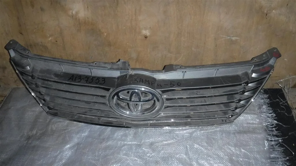 Решетка радиатора Toyota Camry XV50 (2011—2014)