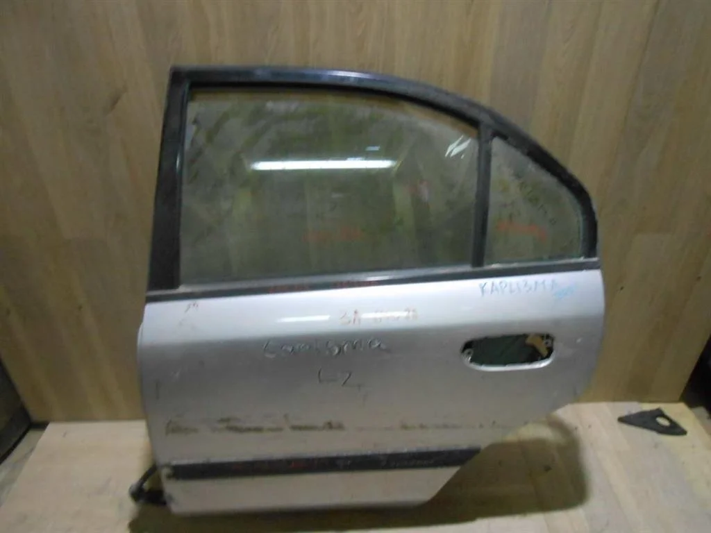 Дверь задняя левая Mitsubishi Carisma I (1995—1999)