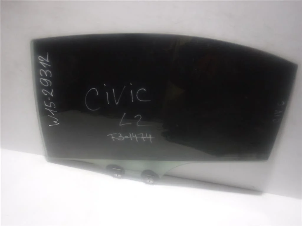 Стекло двери задней левой Honda Civic VIII (2005—2009)