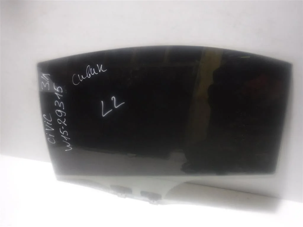 Стекло двери задней левой Honda Civic VIII (2005—2009)