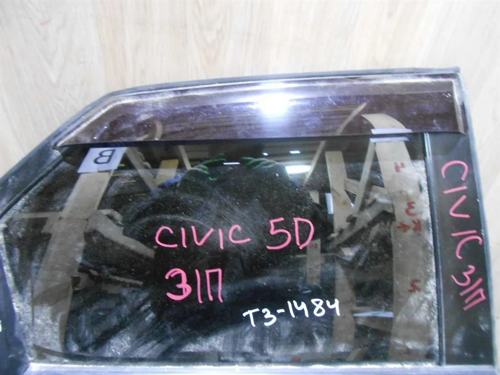 Стекло двери задней правой Honda Civic VIII (2005—2009)