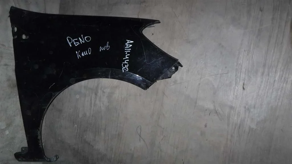 Крыло переднее правое Renault Clio III (2005—2009)