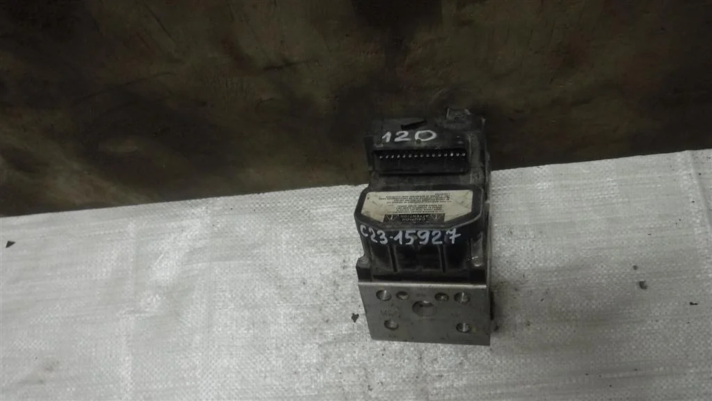 Блок ABS (насос) Toyota Corolla IX (2000—2004)