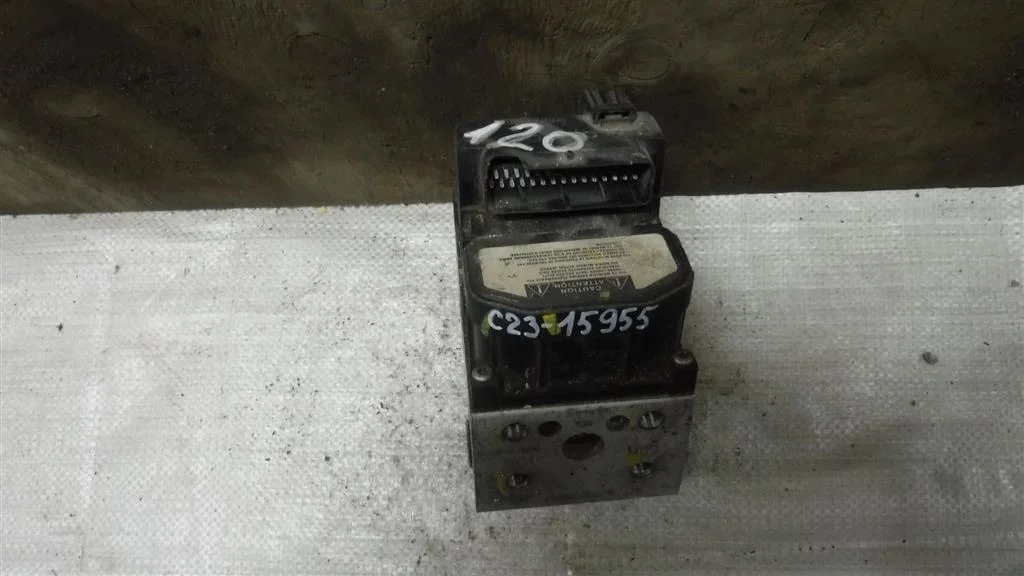 Блок ABS (насос) Toyota Corolla IX (2000—2004)