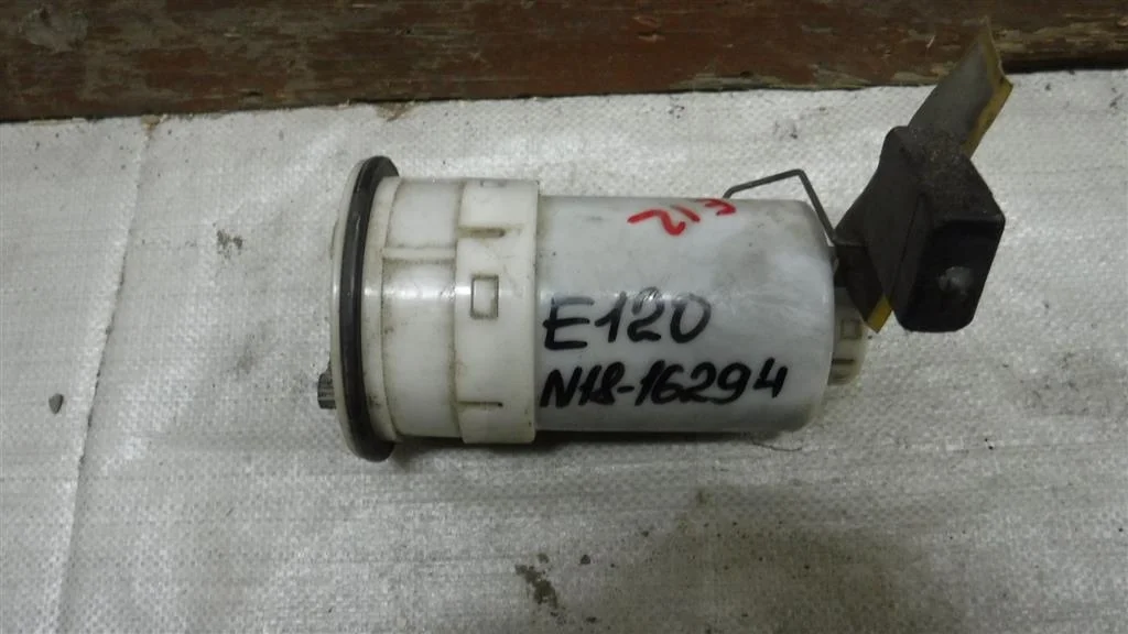 Насос топливный электрический (бензонасос) Toyota Corolla IX (2000—2004)