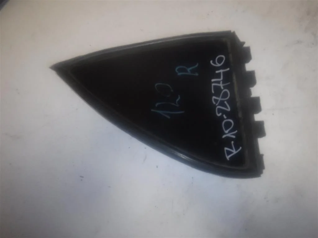 Стекло двери задней правой (форточка) Toyota Corolla IX (2000—2004)