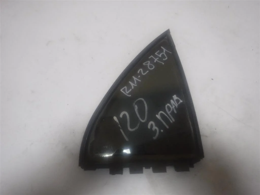 Стекло двери задней правой (форточка) Toyota Corolla IX (2000—2004)