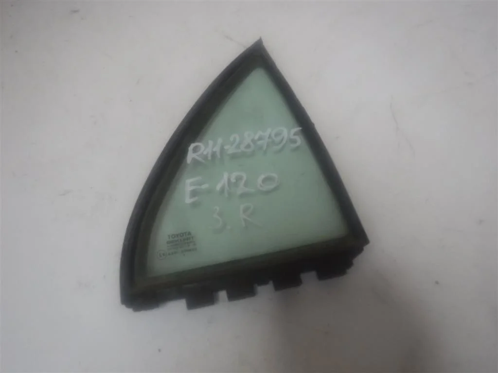 Стекло двери задней правой (форточка) Toyota Corolla IX (2000—2004)