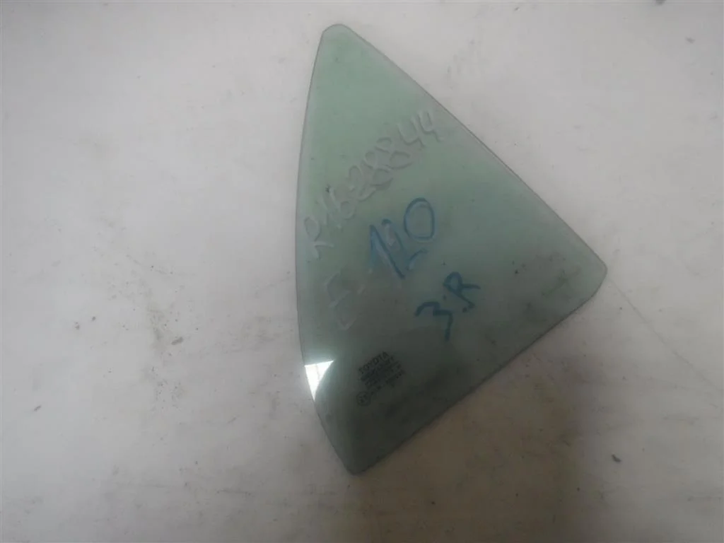 Стекло двери задней правой (форточка) Toyota Corolla IX (2000—2004)