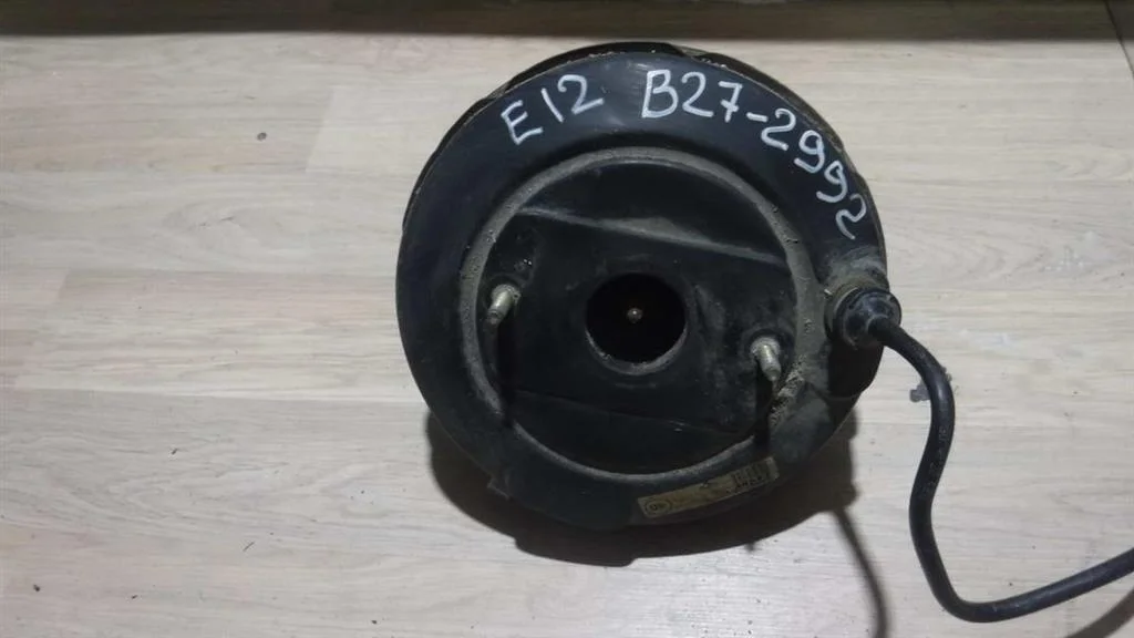 Усилитель тормозов вакуумный Toyota Corolla IX (2000—2004)