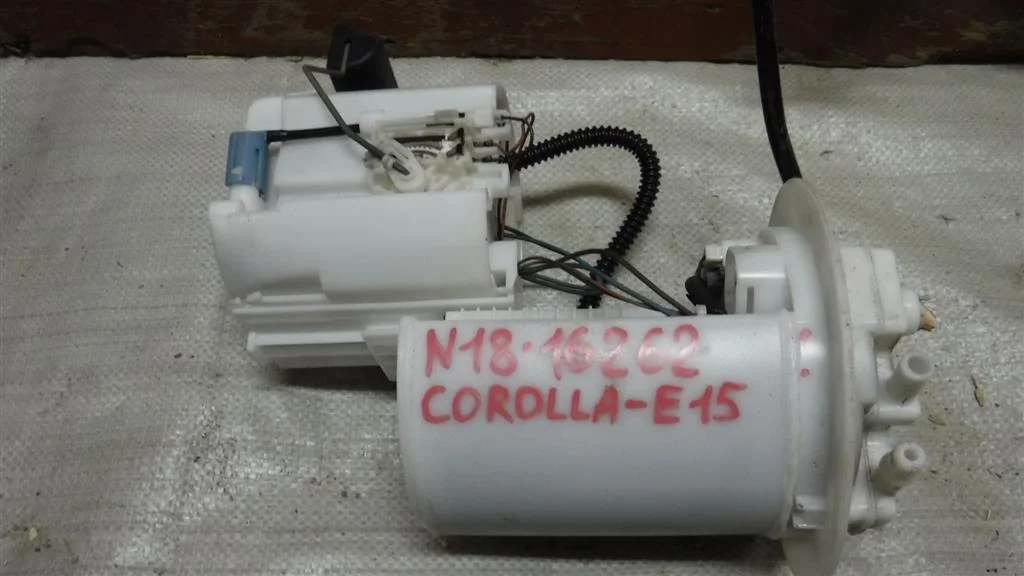 Насос топливный электрический (бензонасос) Toyota Corolla X (2006—2010)