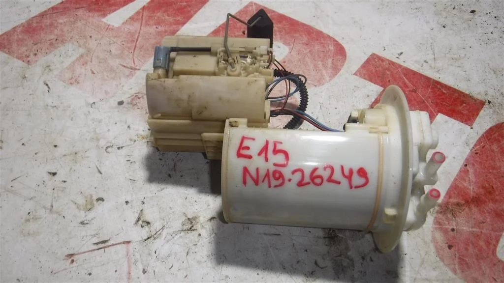 Насос топливный электрический (бензонасос) Toyota Corolla X (2006—2010)