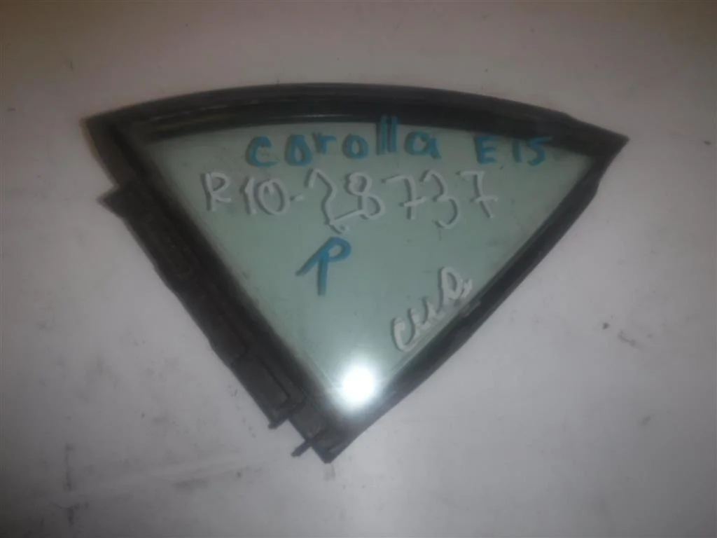 Стекло двери задней правой (форточка) Toyota Corolla X (2006—2010)