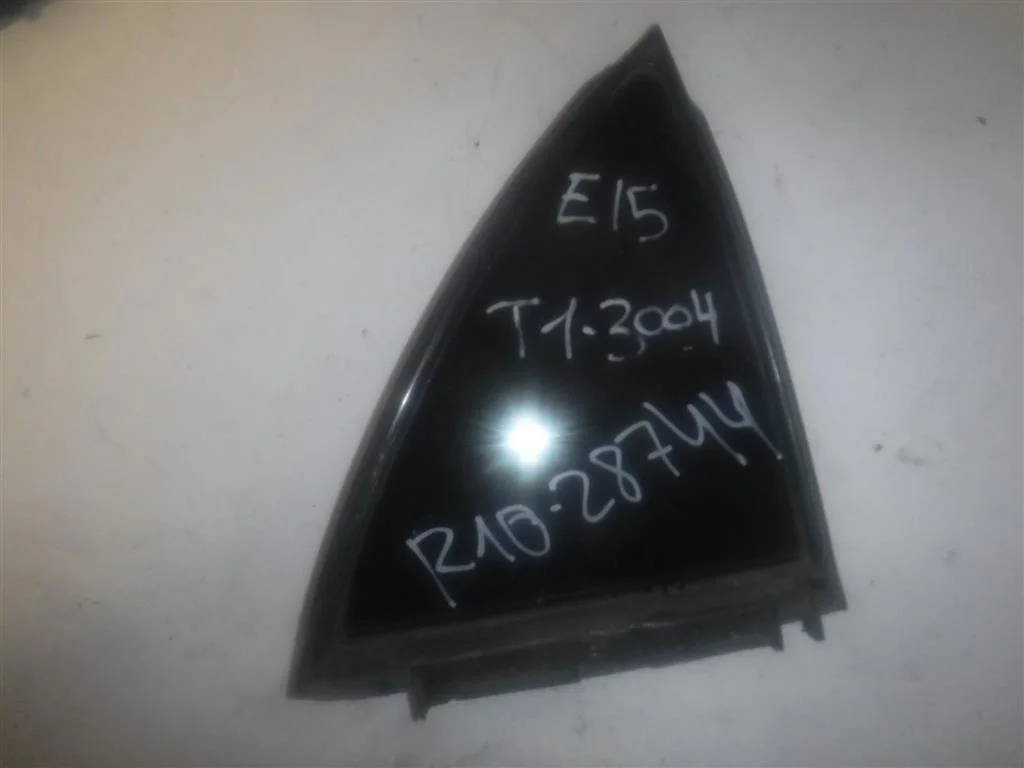 Стекло двери задней правой (форточка) Toyota Corolla X (2006—2010)