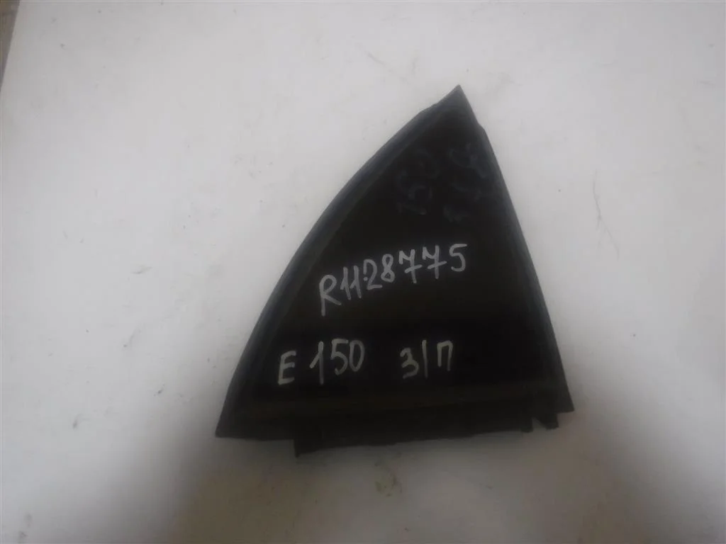 Стекло двери задней правой (форточка) Toyota Corolla X (2006—2010)