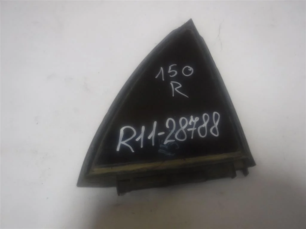 Стекло двери задней правой (форточка) Toyota Corolla X (2006—2010)