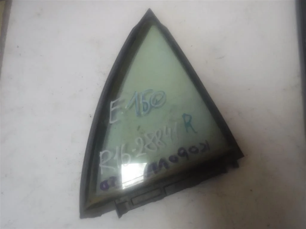 Стекло двери задней правой (форточка) Toyota Corolla X (2006—2010)