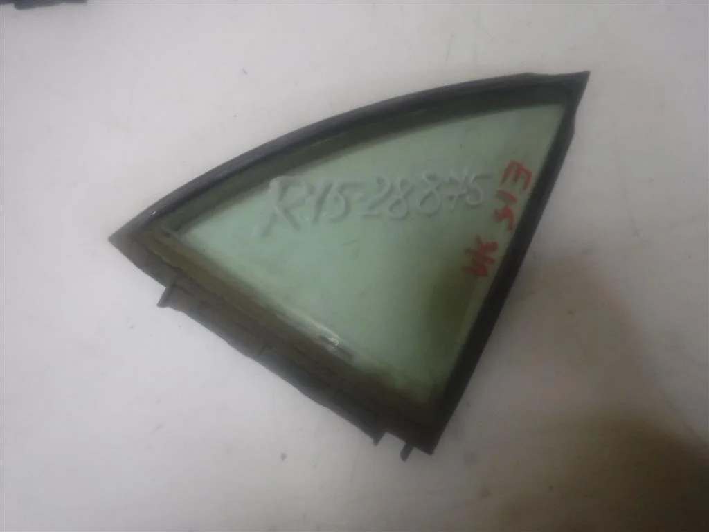 Стекло двери задней правой (форточка) Toyota Corolla X (2006—2010)