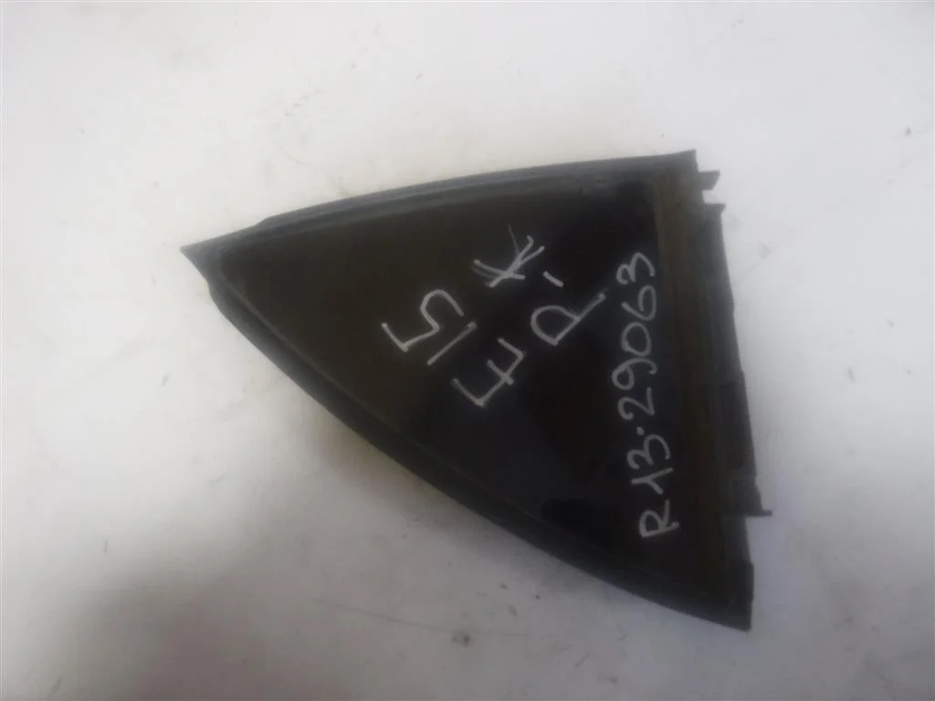 Стекло двери задней правой (форточка) Toyota Corolla X (2006—2010)