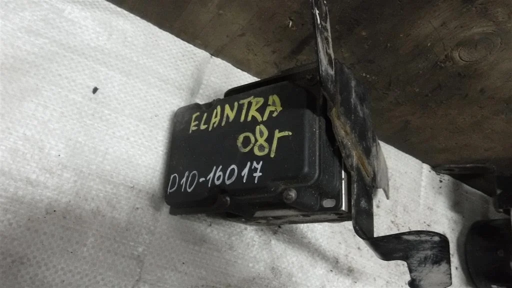 Блок ABS (насос) Hyundai Elantra IV (2006—2011)