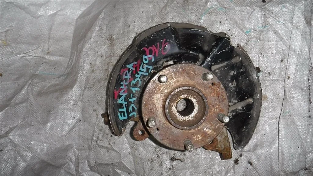 Кулак поворотный передний правый Hyundai Elantra IV (2006—2011)