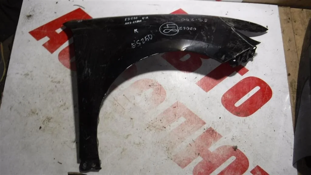 Крыло переднее правое Lexus ES XV60 (2012—2015)