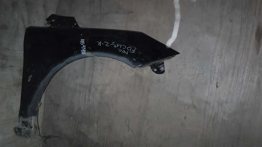 Крыло переднее правое Ford Focus II (2005—2008)