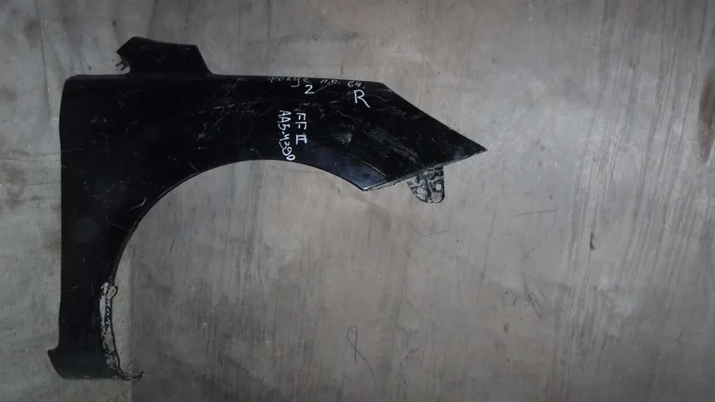 Крыло переднее правое Ford Focus II (2005—2008)