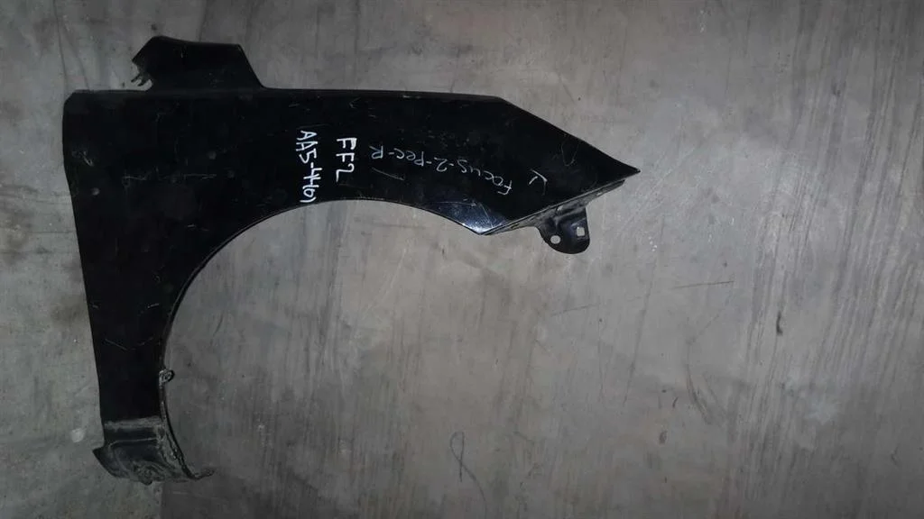 Крыло переднее правое Ford Focus II (2005—2008)
