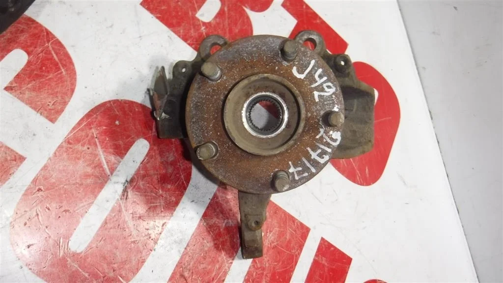 Кулак поворотный передний левый Ford Focus II (2005—2008)