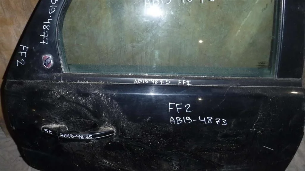 Накладка стекла заднего правого Ford Focus II (2005—2008)