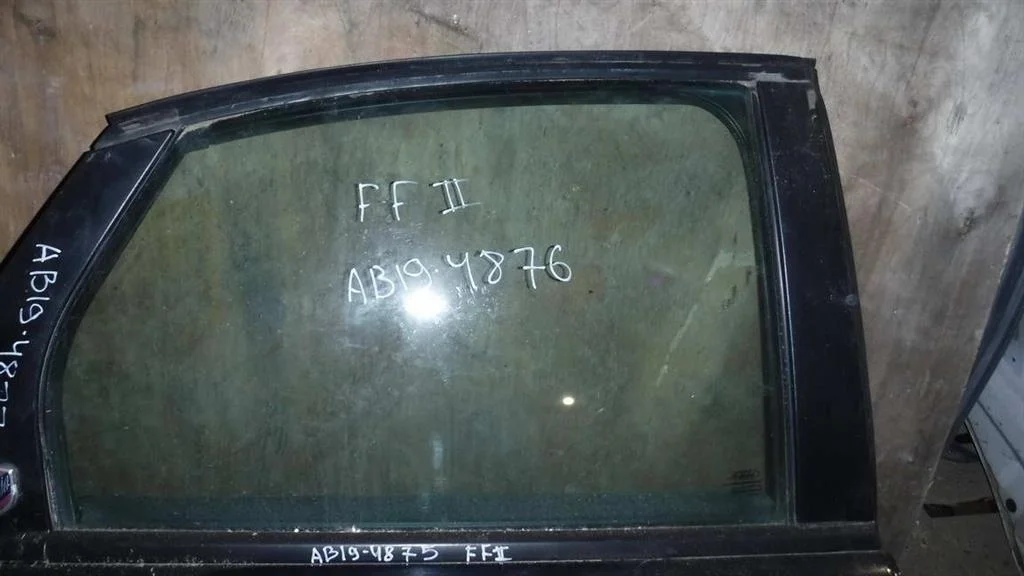 Стекло двери задней правой Ford Focus II (2005—2008)