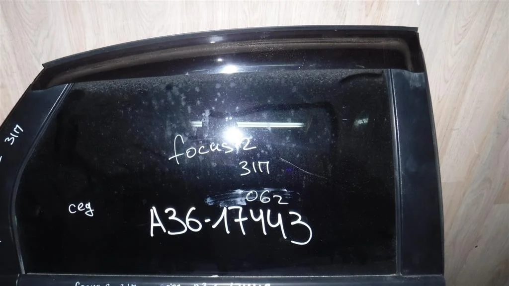 Стекло двери задней правой Ford Focus II (2005—2008)