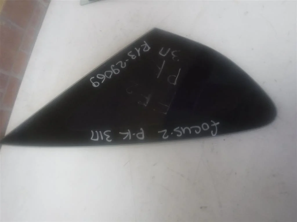 Стекло кузовное глухое правое Ford Focus II (2005—2008)