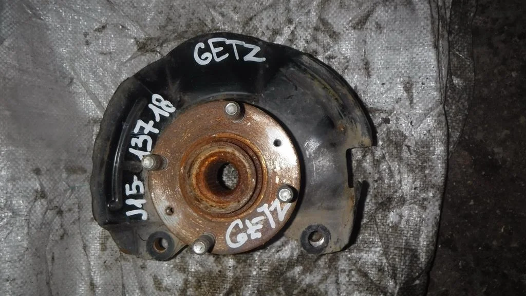 Кулак поворотный передний левый Hyundai Getz I рестайлинг (2005—2011)