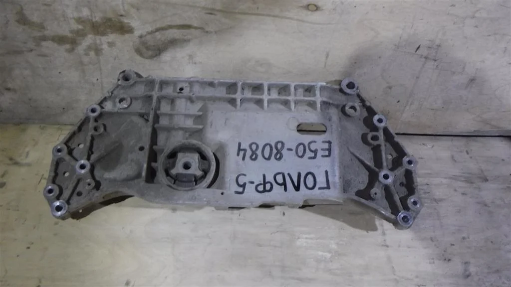 Балка подмоторная Volkswagen Golf Mk5 (2003—2009)