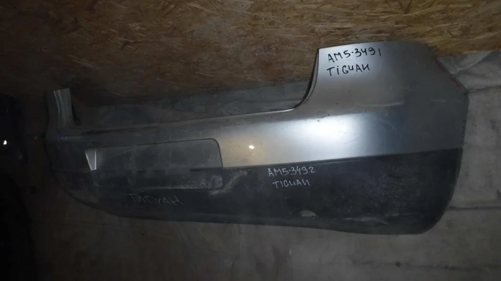 Бампер задний Volkswagen Golf Mk5 (2003—2009)