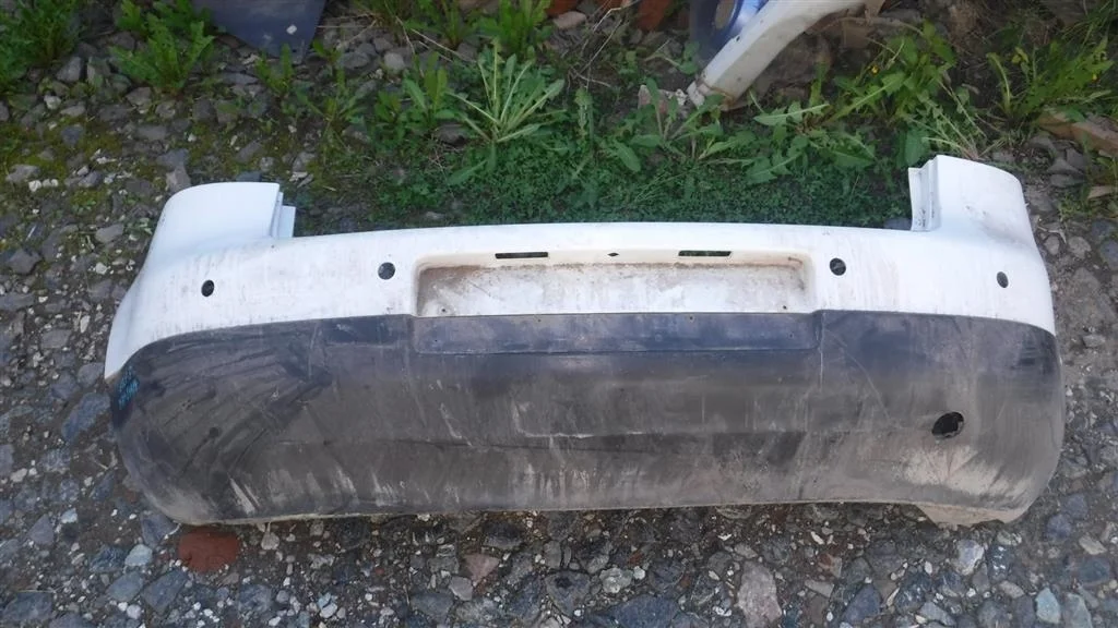 Бампер задний Volkswagen Golf Mk5 (2003—2009)