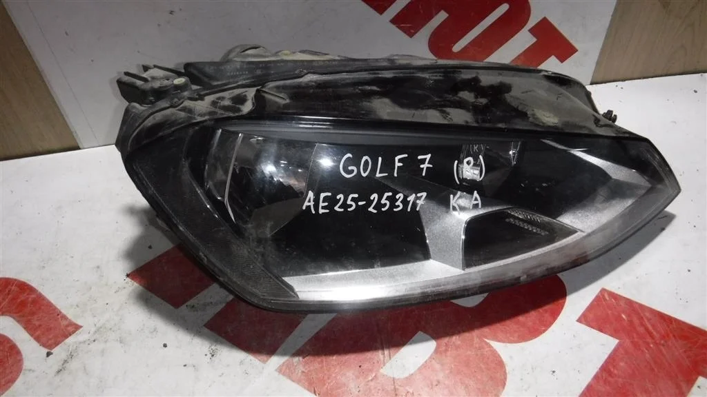 Фара правая Volkswagen Golf Mk7 (2012—2017)