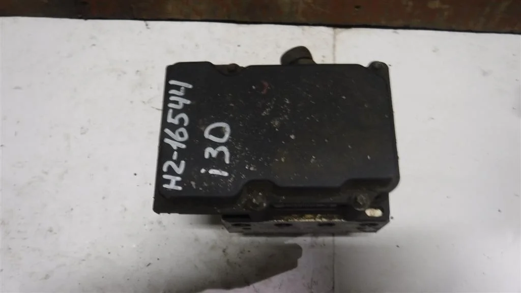 Блок ABS (насос) Hyundai i30 I (2007—2010)