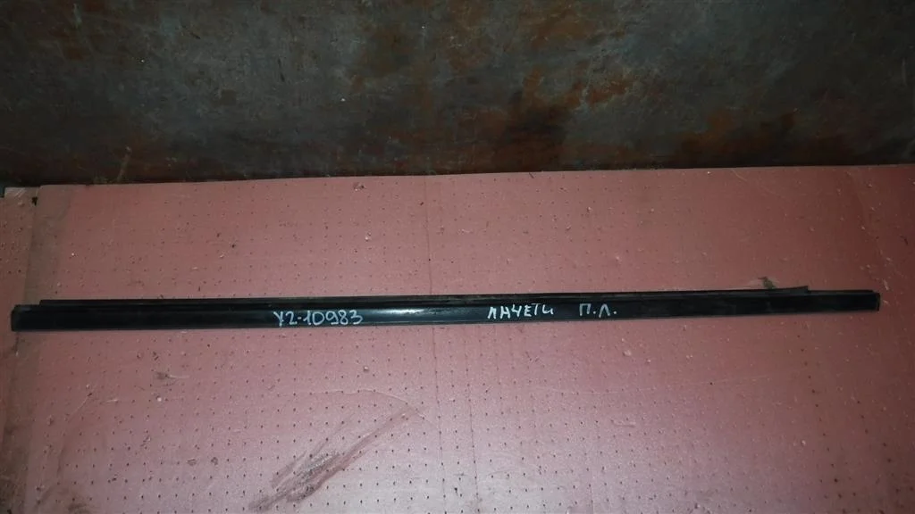 Накладка стекла переднего левого Chevrolet Lacetti I (2004—2013)