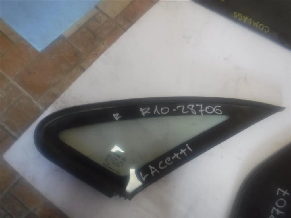 Стекло кузовное глухое правое Chevrolet Lacetti I (2004—2013)