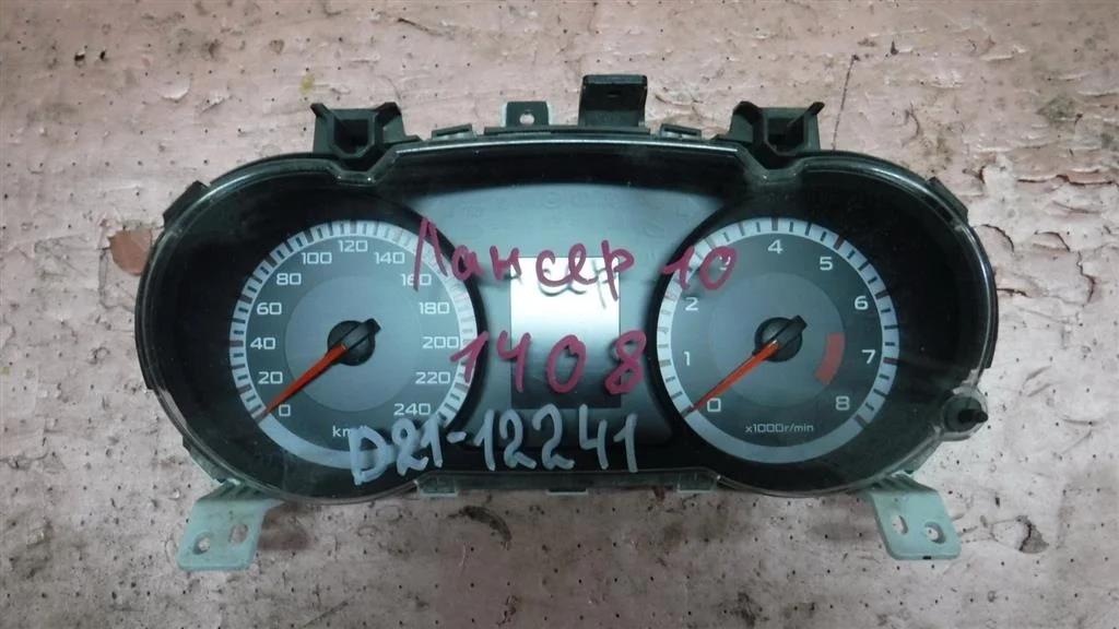 Панель приборов Mitsubishi Lancer X (2007—2010)